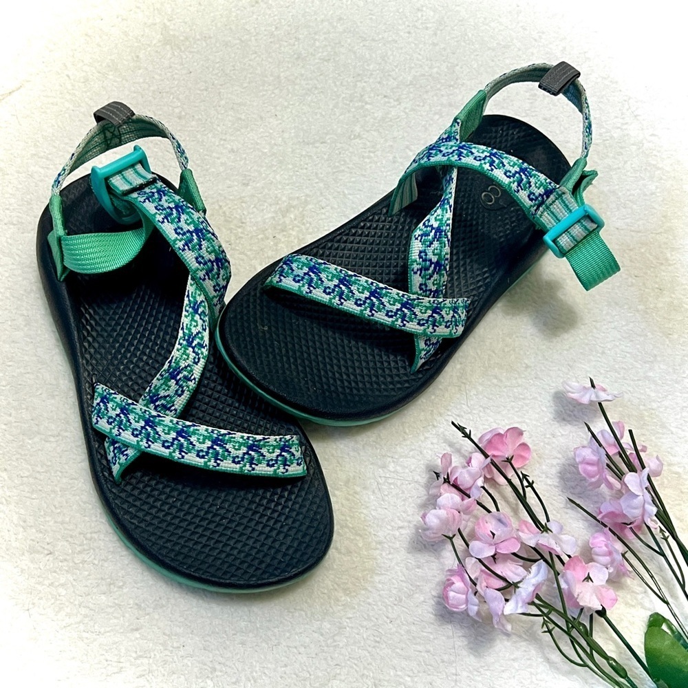 Chaco Girls Z/1 EcoTread Mint Strappy Sandals - Size 4 (6 in women's)